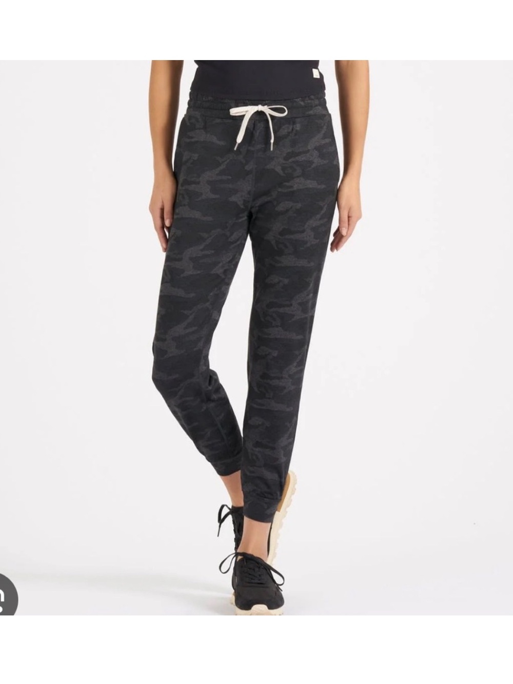 Vuori Performance Jogger Pants Back Camo